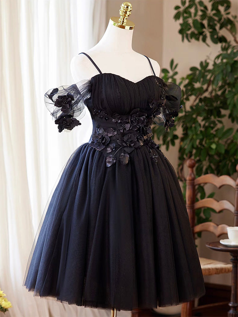 A-Line Sweetheart Neckline Knee-Length Black Tulle Floral Appliqué Homecoming Dress