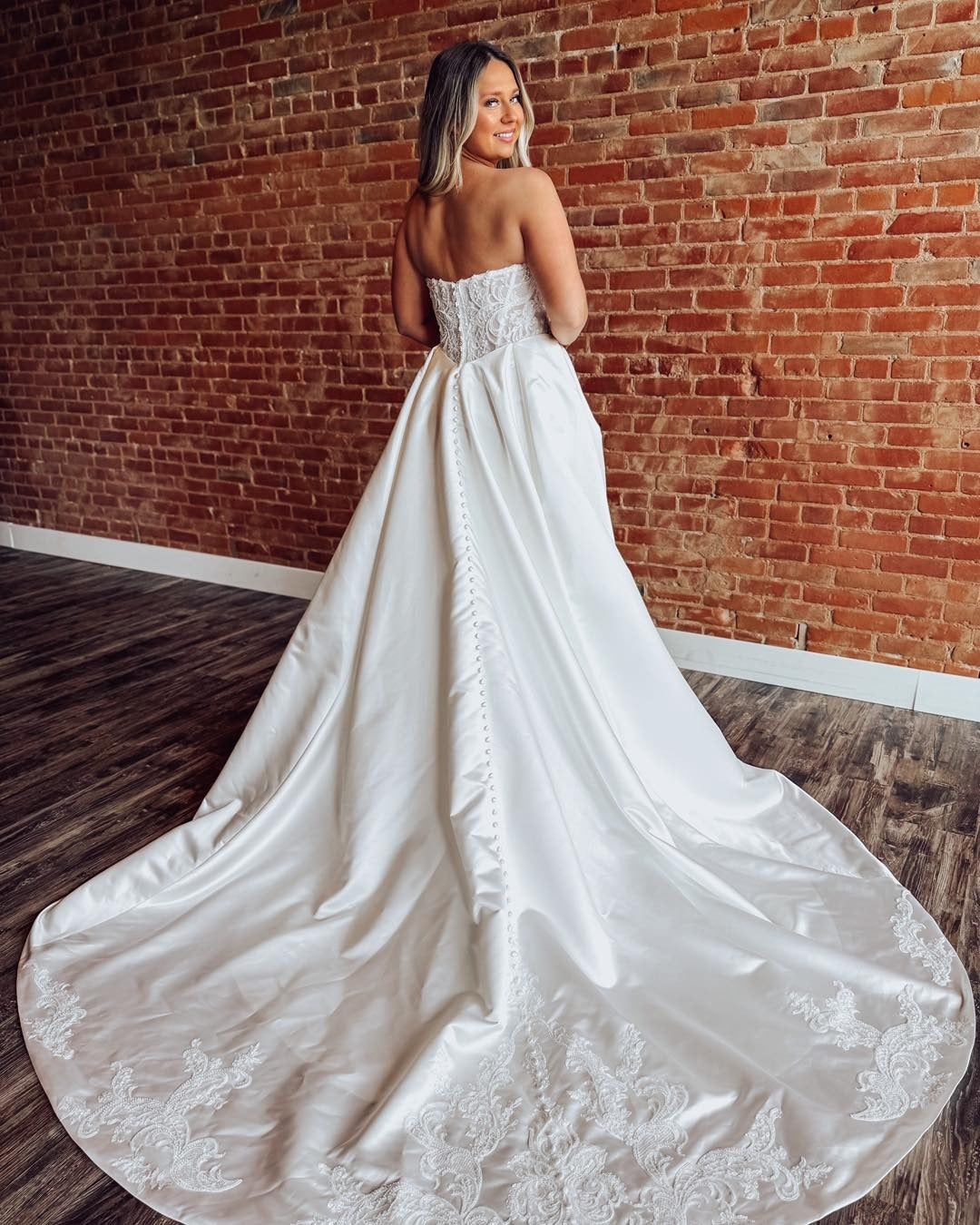 Mermaid Sweetheart Neck Floor-Length Satin Wedding Dress with Lace Corset Bodice