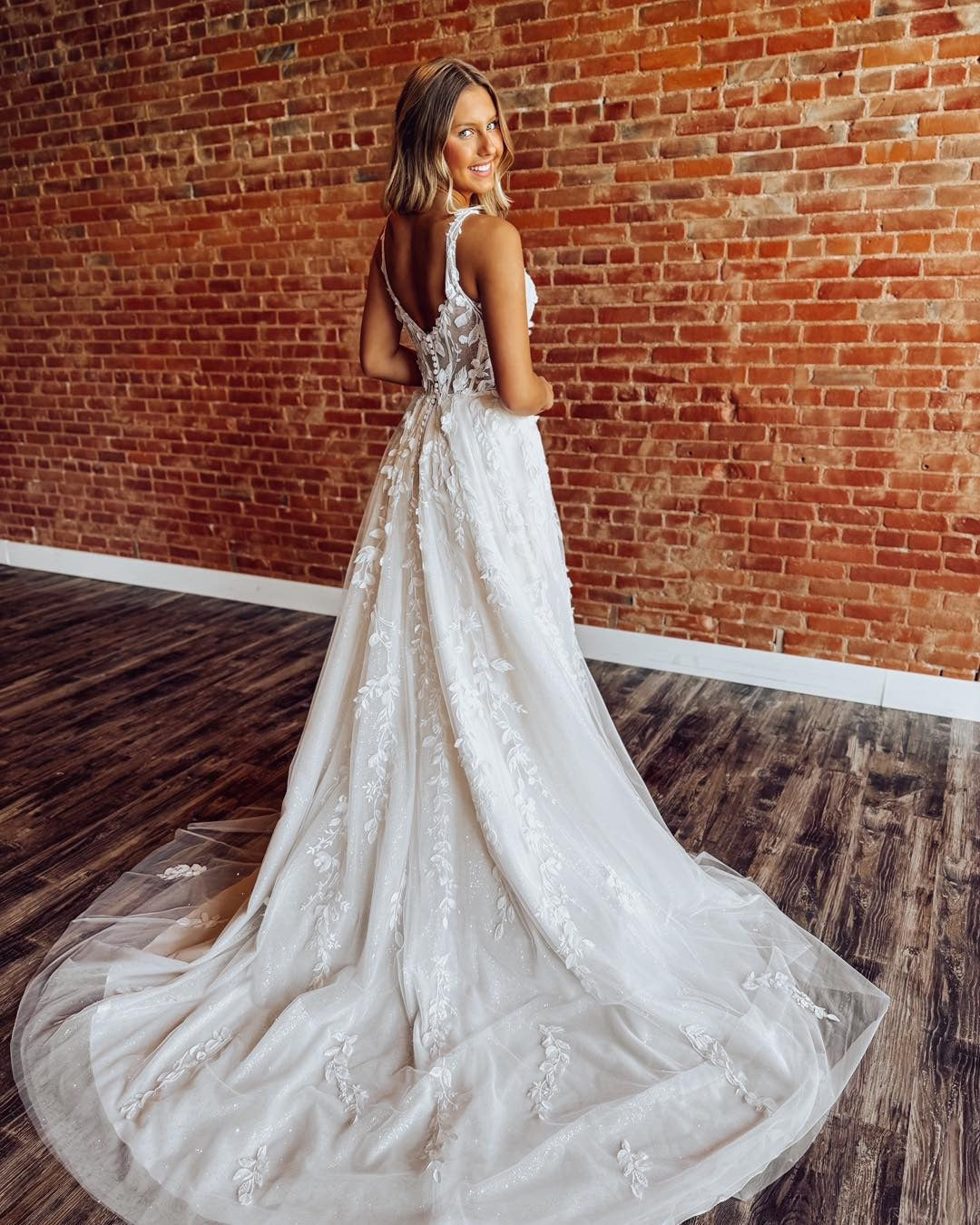 A-Line V-Neck Floor-Length Tulle Wedding Dress with Floral Lace Appliqué