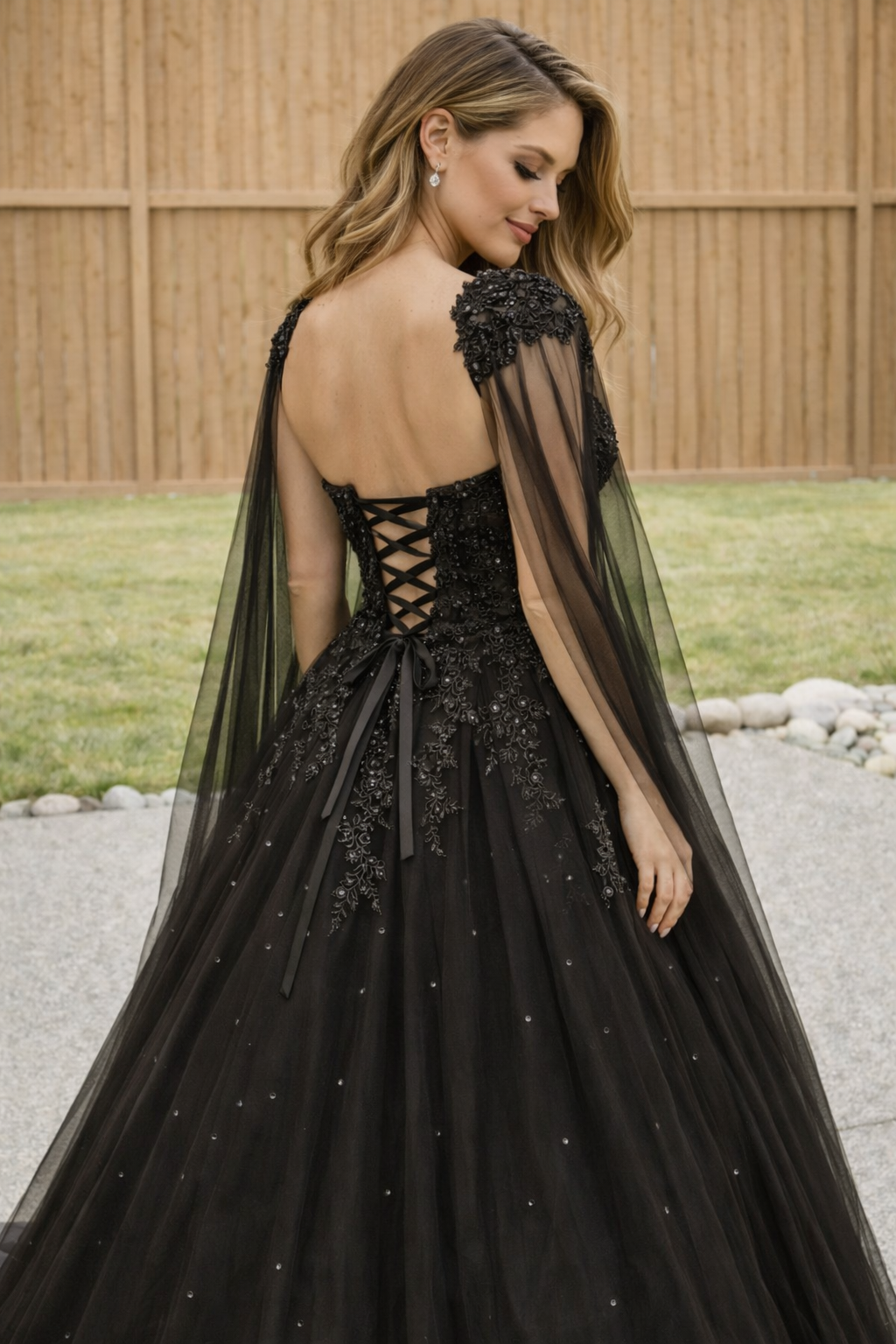 2024 New Black Crystals Appliques Tulle Sweetheart Long Wedding Dresses