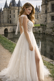 A Line V Neck Straps Tulle Split Wedding Dress/Bridal Gown with Lace