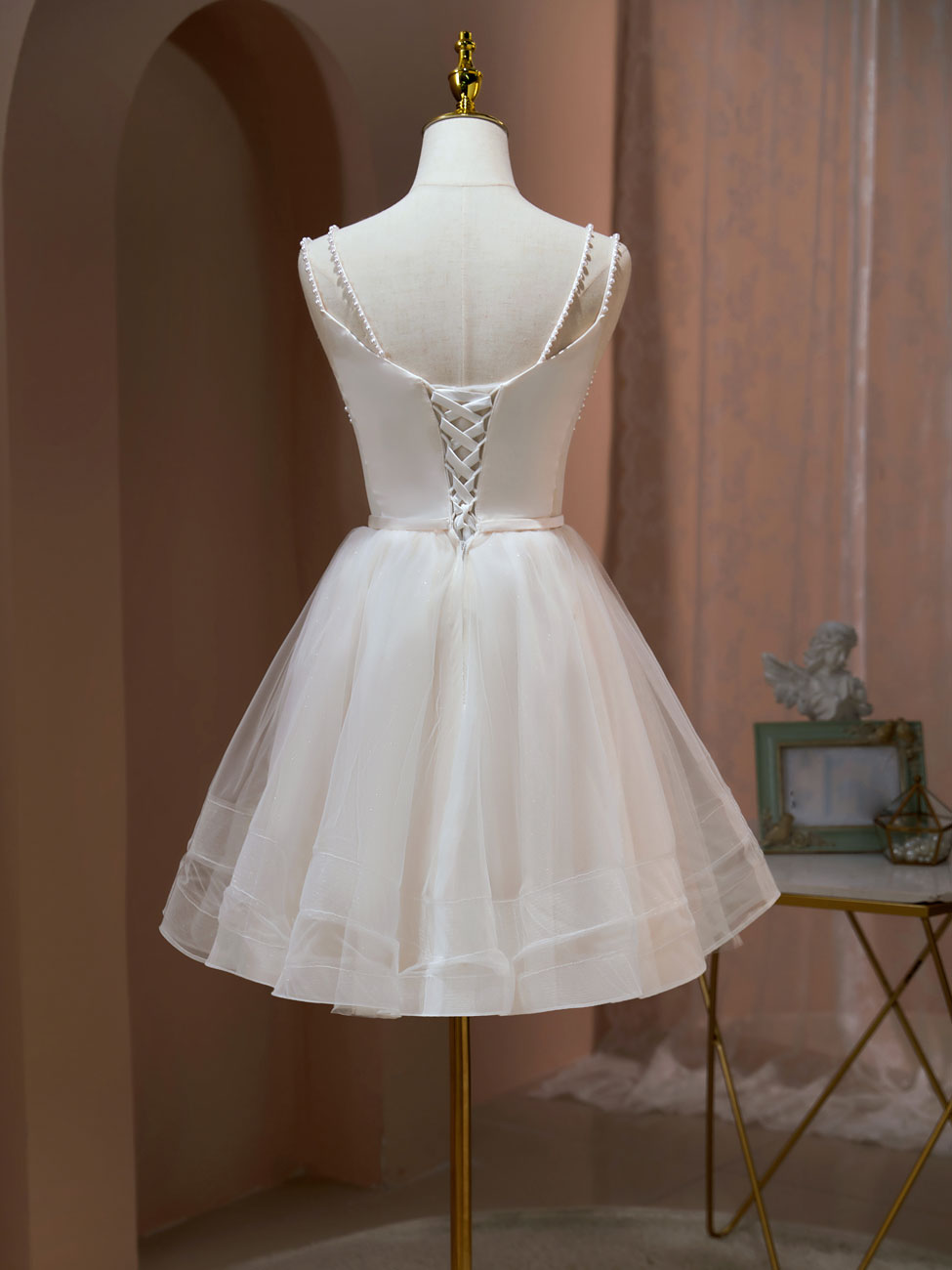 White A-Line Sweetheart Neck Knee-Length Tulle Homecoming Dress with Pearl-Trimmed Bodice