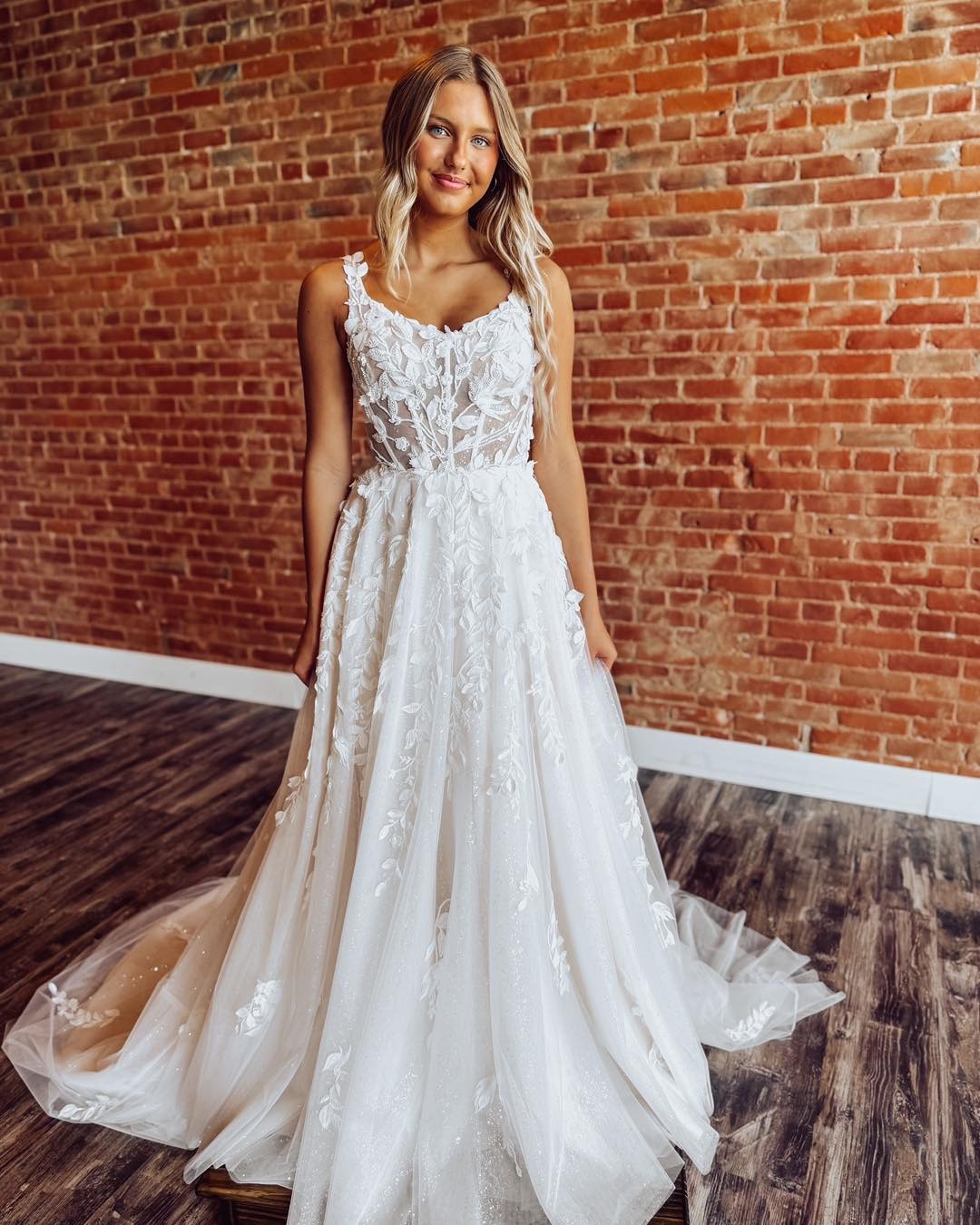 A-Line V-Neck Floor-Length Tulle Wedding Dress with Floral Lace Appliqué