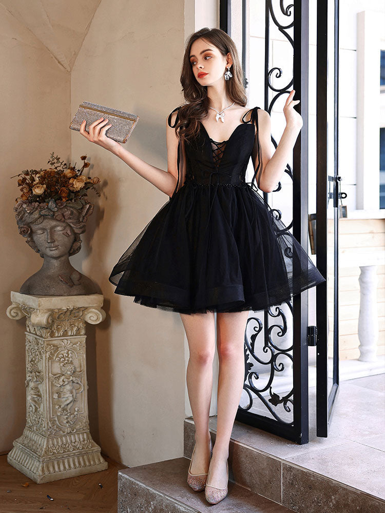 Black A-Line Sweetheart Neck Knee-Length Tulle Homecoming Dress with Sheer Lace-Up Bodice