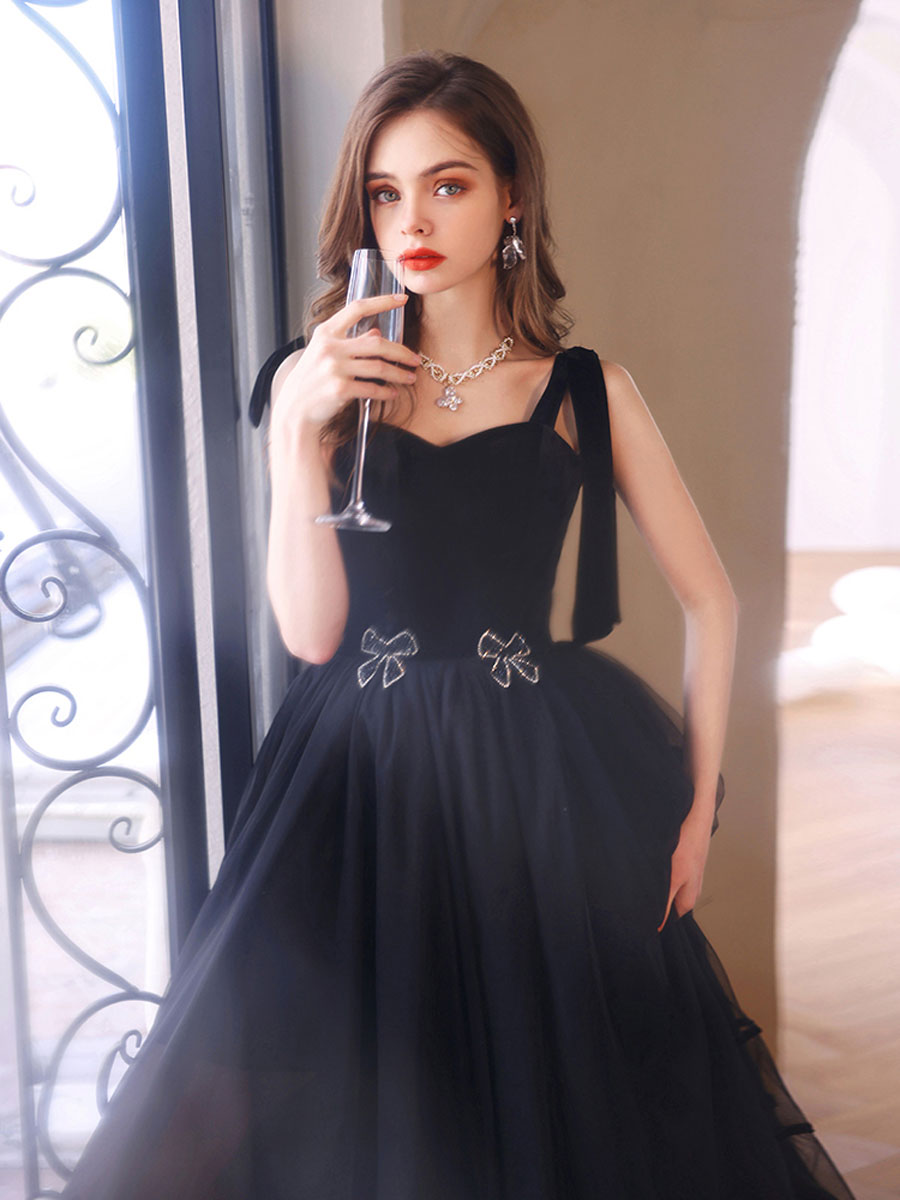 Black A-Line Sweetheart Neck Floor-Length Tulle Prom Dress with Bow Embellishments