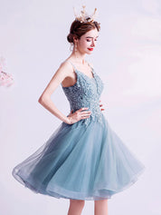Dusty Blue A-Line V-Neck Knee-Length Tulle Homecoming Dress with Lace Appliqué Bodice