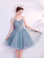 Dusty Blue A-Line V-Neck Knee-Length Tulle Homecoming Dress with Lace Appliqué Bodice