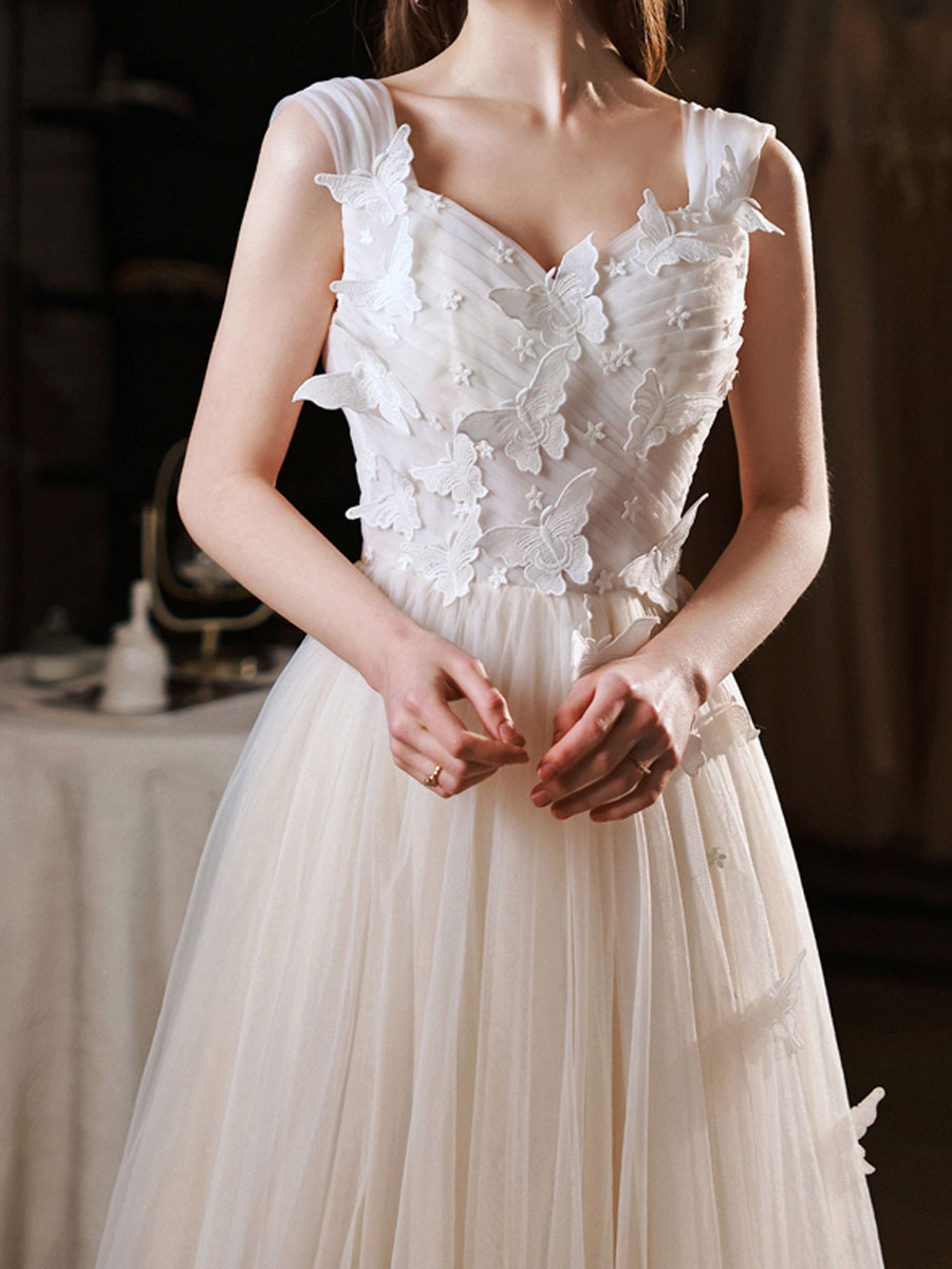 A-Line Ivory V-Neck Tea-Length Tulle Homecoming Dress with Floral Appliqué