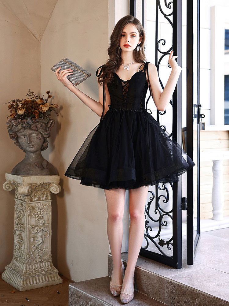 Black A-Line Sweetheart Neck Knee-Length Tulle Homecoming Dress with Sheer Lace-Up Bodice