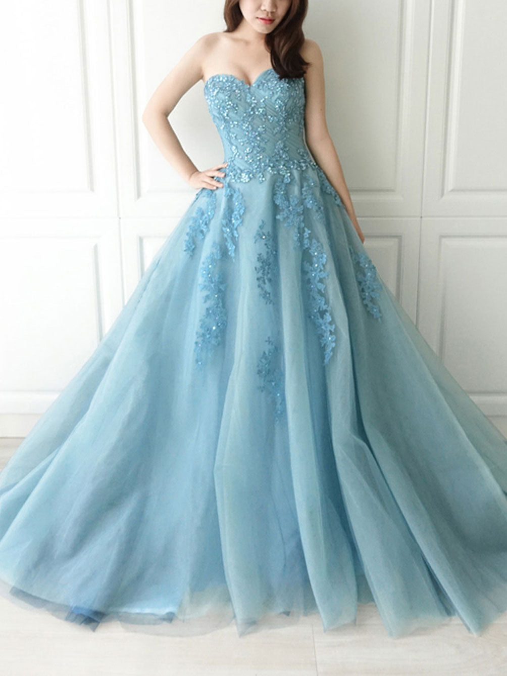 Light Blue A-Line Sweetheart Neck Floor-Length Tulle Prom Dress with Lace Appliqué