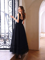 Black A-Line Sweetheart Neck Floor-Length Tulle Prom Dress with Bow Embellishments