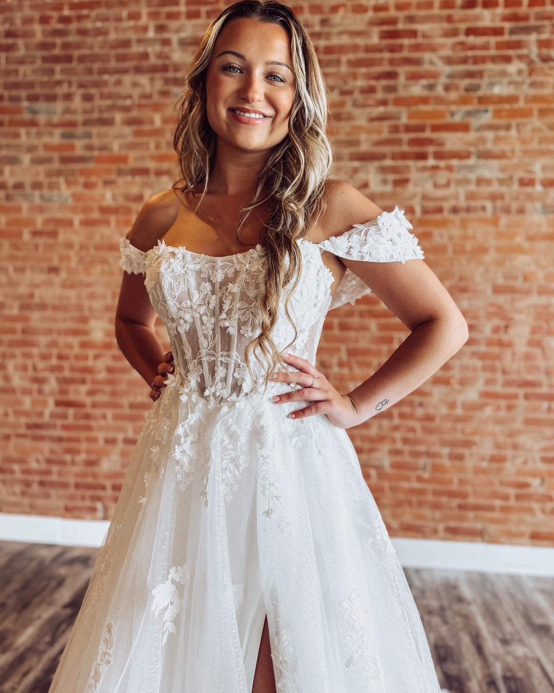 A-Line Off-the-Shoulder Floor-Length Tulle Wedding Dress with Floral Lace Appliqué and Slit