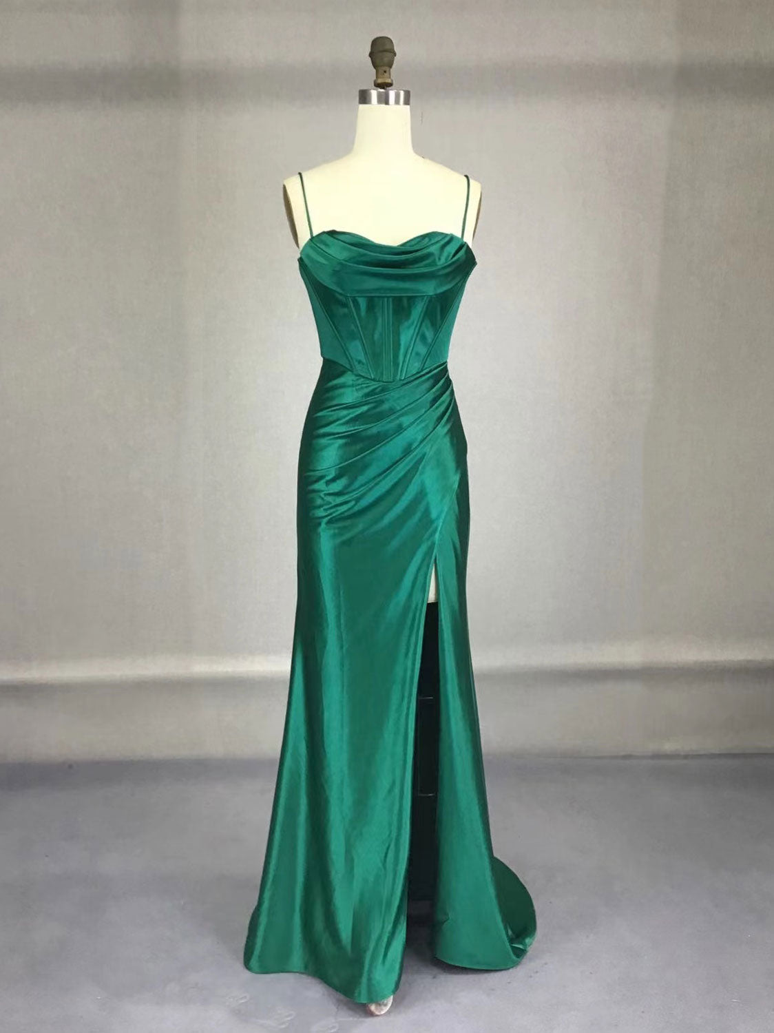 Sheath Sweetheart Neck Floor-Length Emerald Green Satin Prom Dress with Draped Bodice and Thigh-High Slit