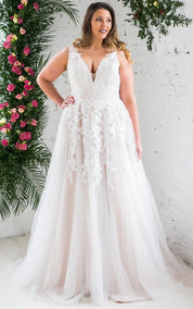 A Line Romantic Tulle Plunging Neckline Wedding Dress with Appliques
