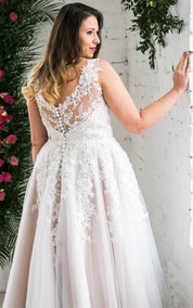 A Line Romantic Tulle Plunging Neckline Wedding Dress with Appliques