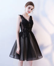 V-Neck Tulle & Lace Cocktail Homecoming Dress with Floral Detailing