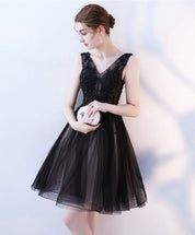V-Neck Tulle & Lace Cocktail Homecoming Dress with Floral Detailing
