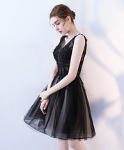 V-Neck Tulle & Lace Cocktail Homecoming Dress with Floral Detailing