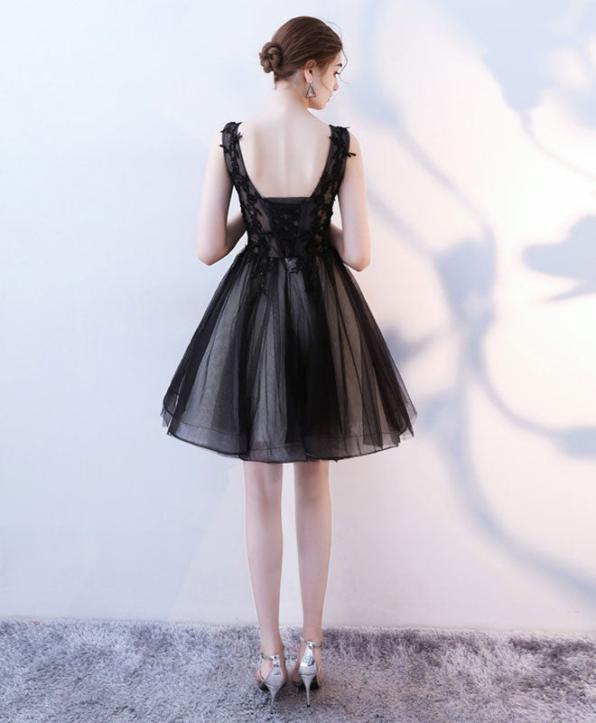V-Neck Tulle & Lace Cocktail Homecoming Dress with Floral Detailing