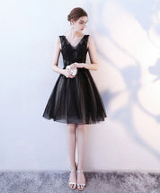 V-Neck Tulle & Lace Cocktail Homecoming Dress with Floral Detailing