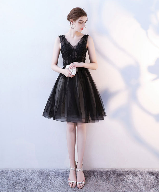 V-Neck Tulle & Lace Cocktail Homecoming Dress with Floral Detailing
