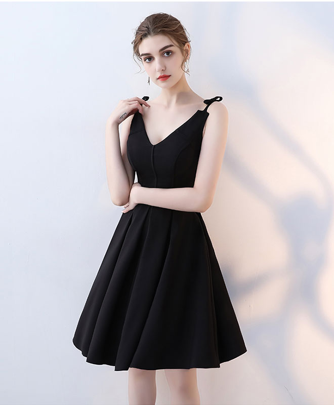 A-line V-Neck Short/Mini Chiffon Homecoming Dress with Bowknot Straps