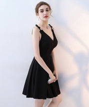 A-line V-Neck Short/Mini Chiffon Homecoming Dress with Bowknot Straps