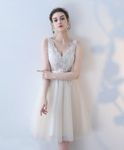 A-Line V-Neck Knee-Length Tulle & Lace Homecoming Dress with Floral Appliqué