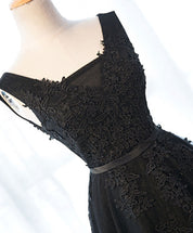 A-line V Neck Tulle & Lace Prom Dress with Floral Appliqué