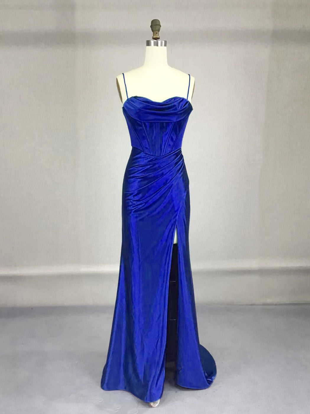 Sheath Sweetheart Neck Floor-Length Emerald Green Satin Prom Dress with Draped Bodice and Thigh-High Slit